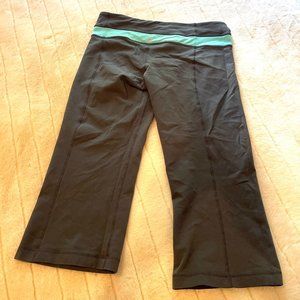 Lulu Lemon Capri Spandex Leggings